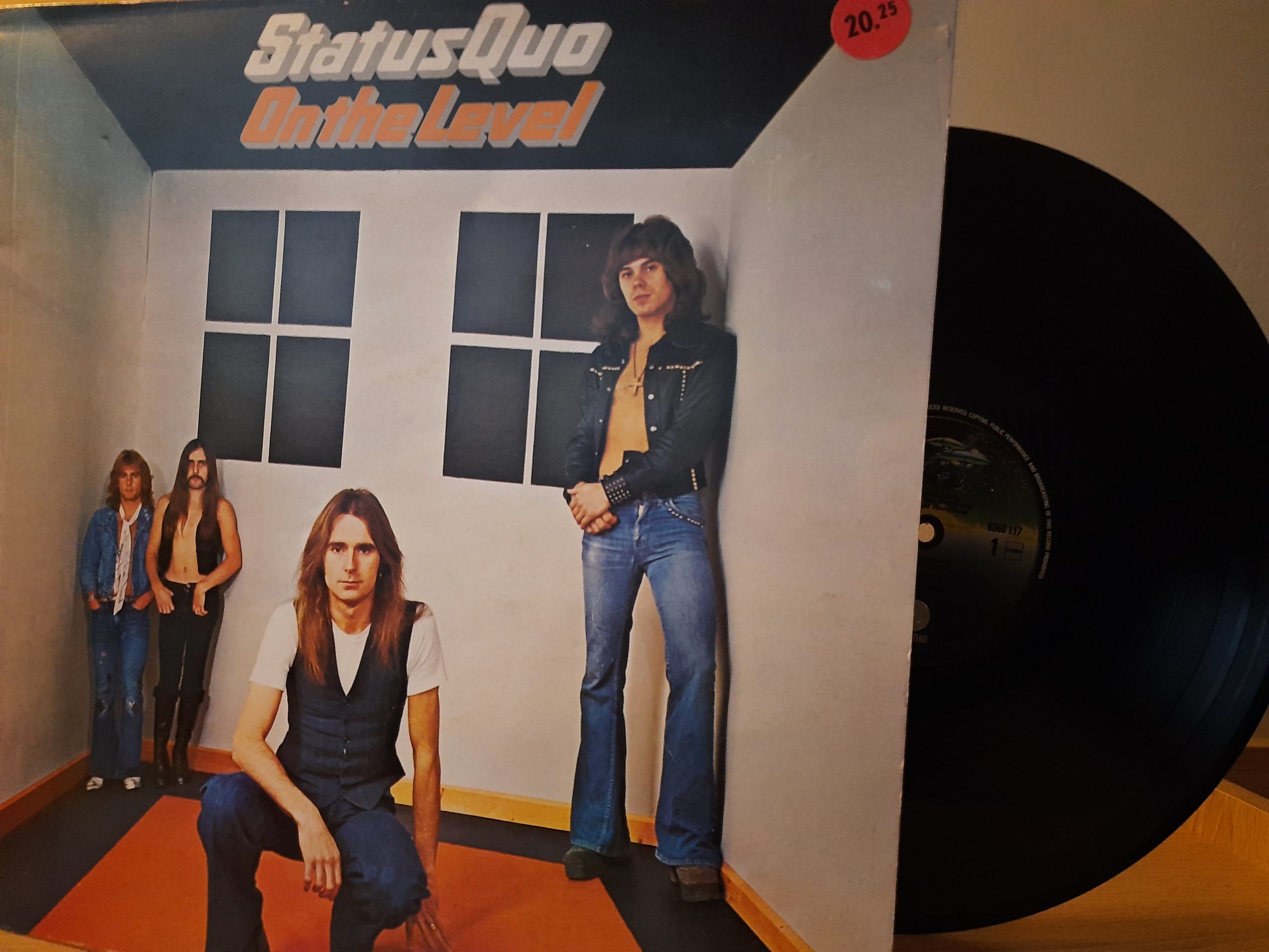 Status Quo – On The Level